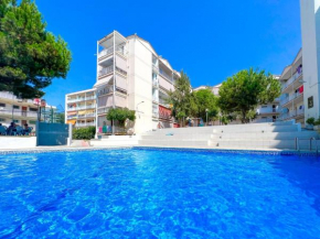 Swimming pool, great location, family friendly, free parking